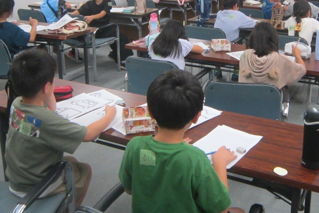 小学生対象の講座 (伊吹薬草の里文化センター)